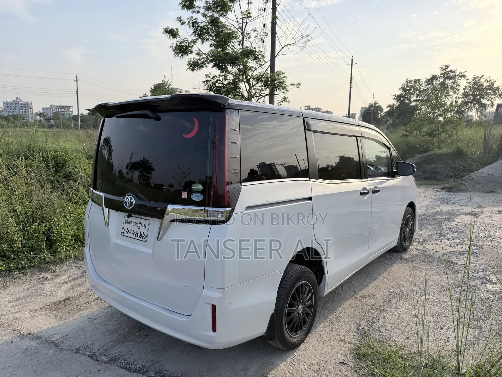 Toyota Esquire 1.8 FWD Hybrid (7 Seater) 2018 Pearl