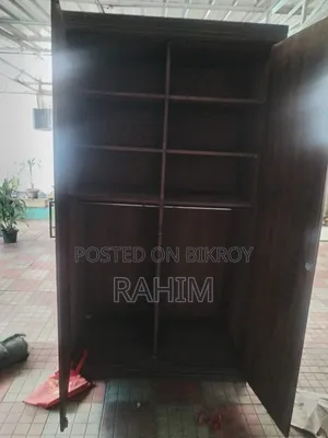 Door Almira