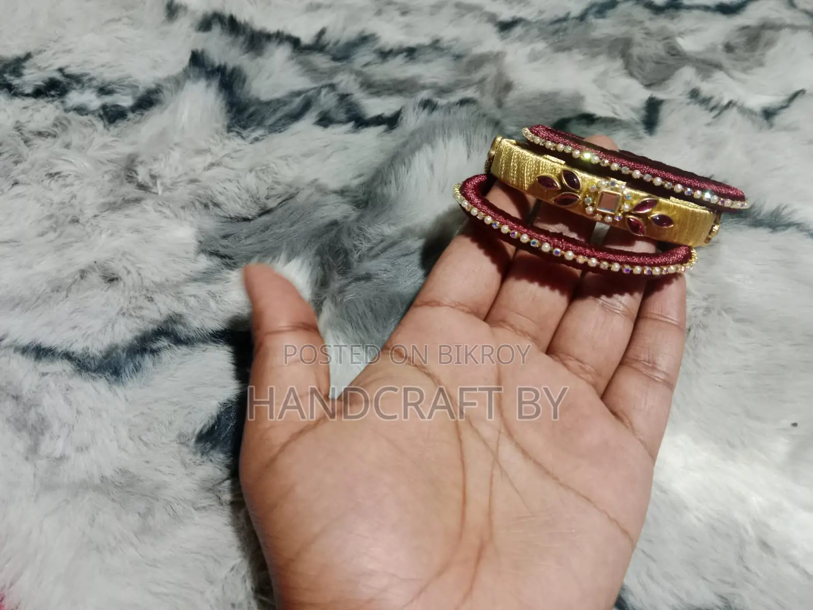 রাজকীয় সাজে নিজেকে রাঙাতে নিয়ে এল আমাদের নতুন হ্যান্ডমেড চুড়ি সেট!