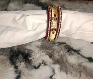 রাজকীয় সাজে নিজেকে রাঙাতে নিয়ে এল আমাদের নতুন হ্যান্ডমেড চুড়ি সেট!