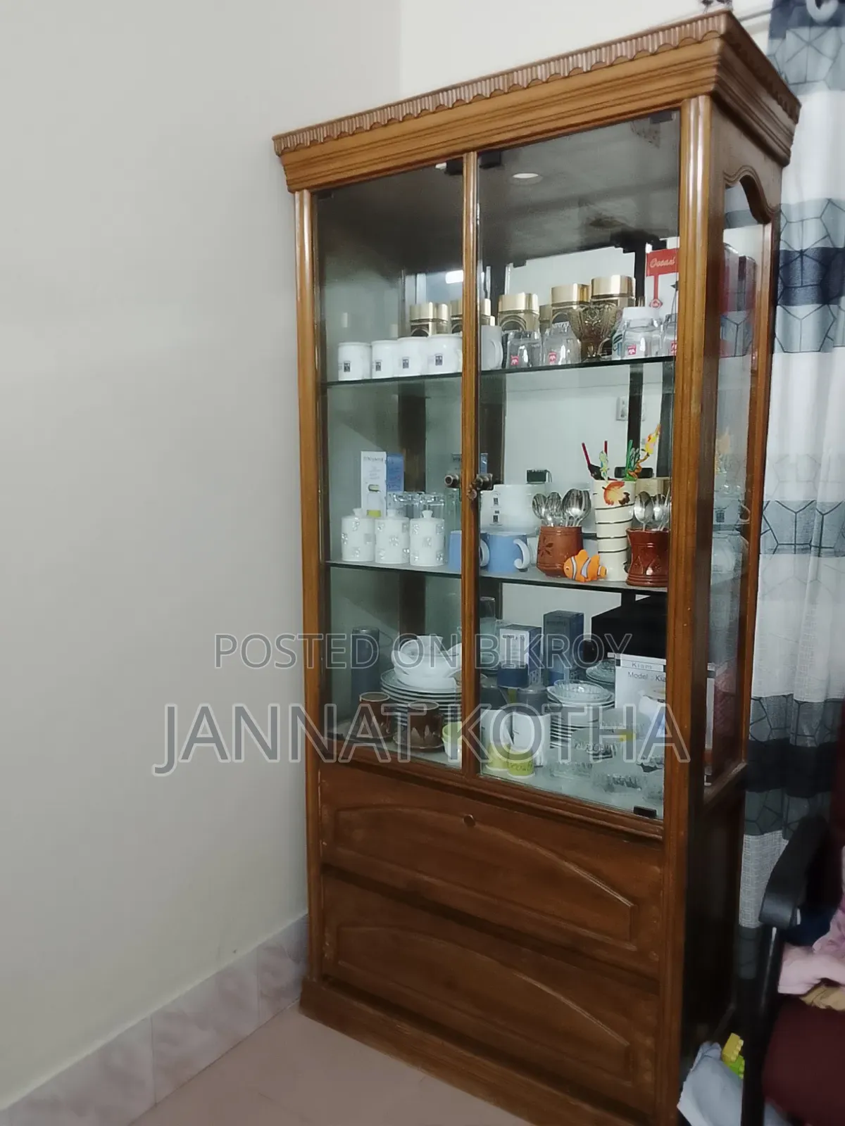 Chittagong Shegun Wood Glass Corner