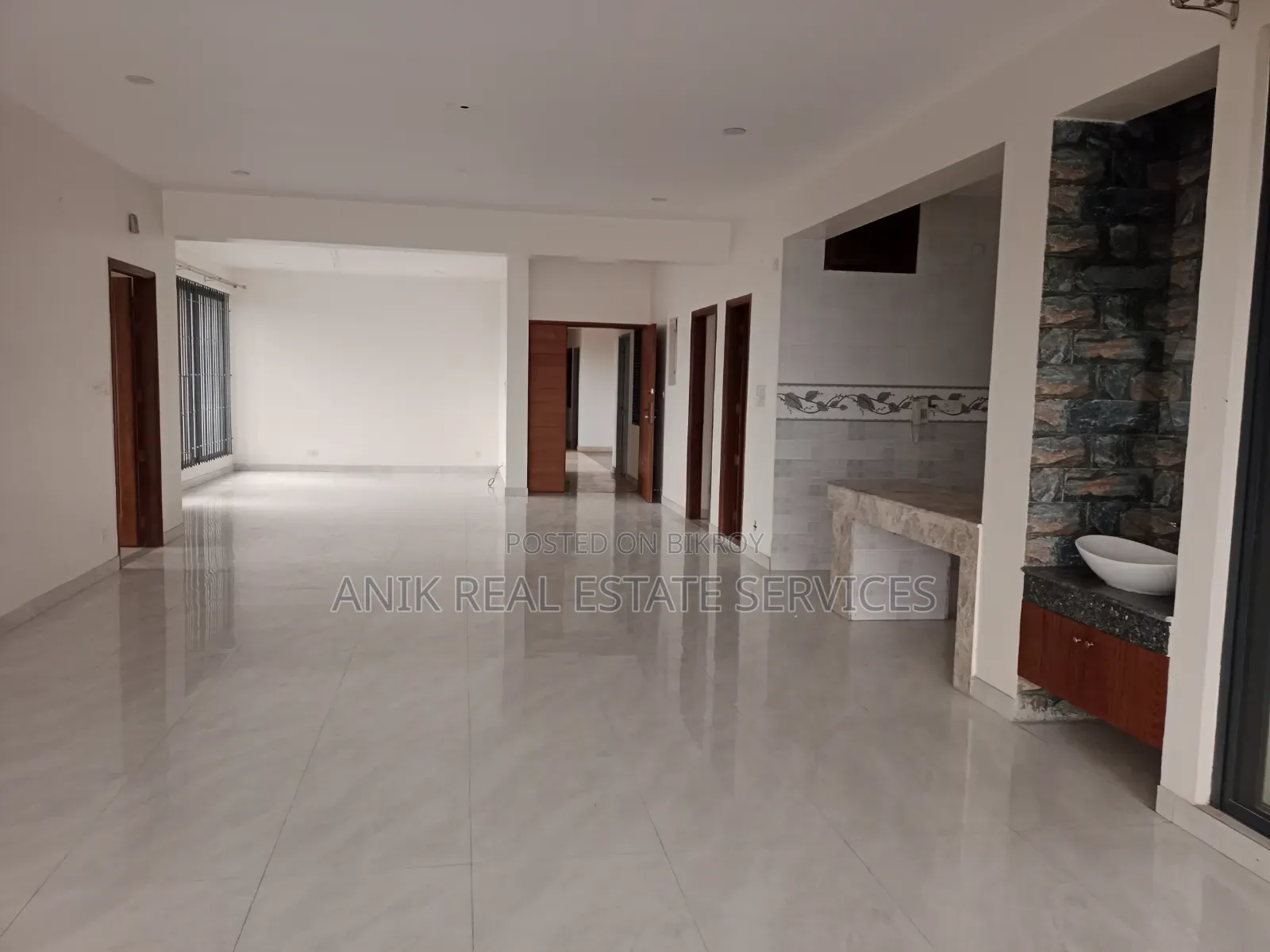 4-bedroom Apartment in Anik Real Estate, Gulshan for Rent