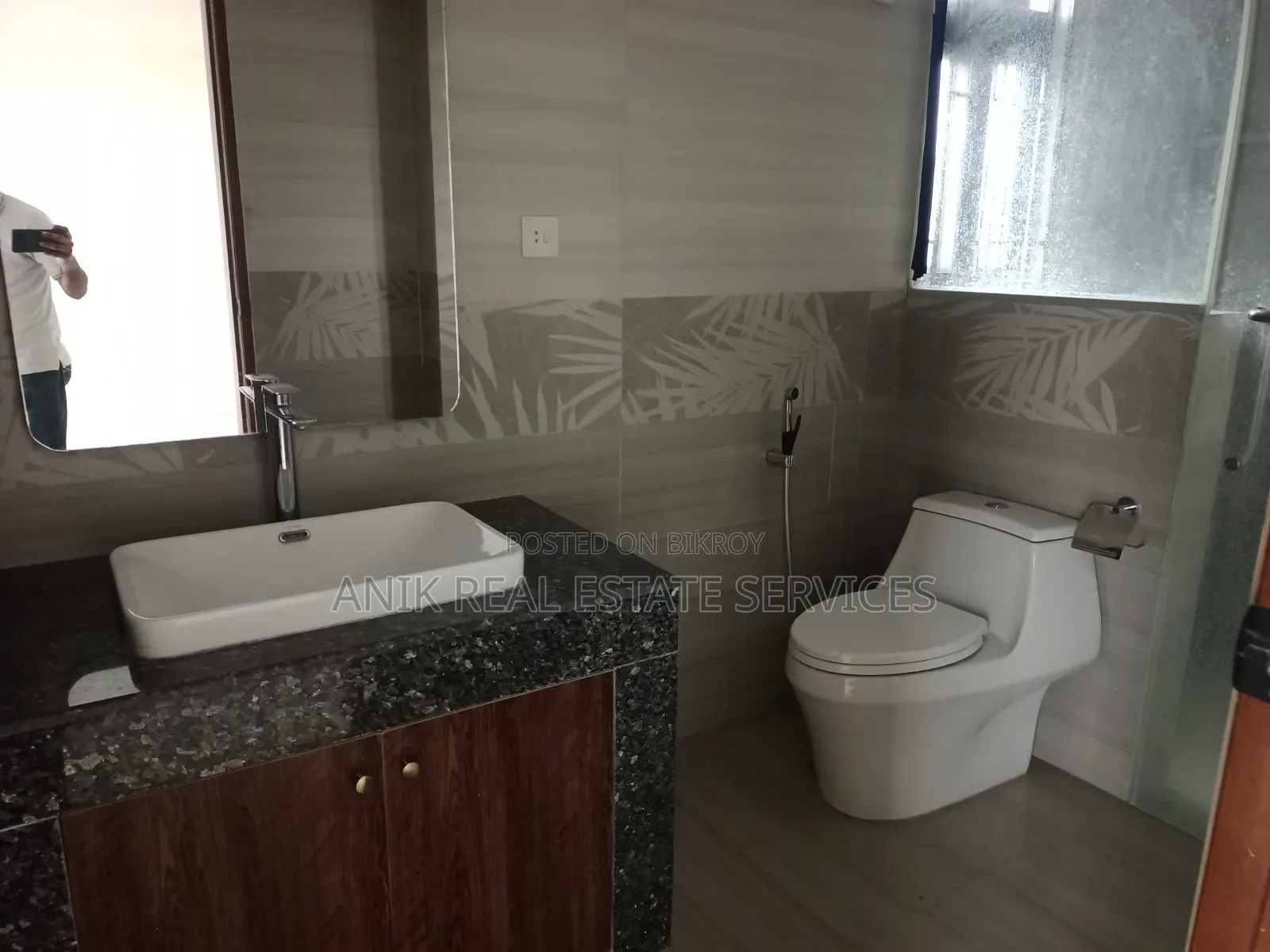 4-bedroom Apartment in Anik Real Estate, Gulshan for Rent