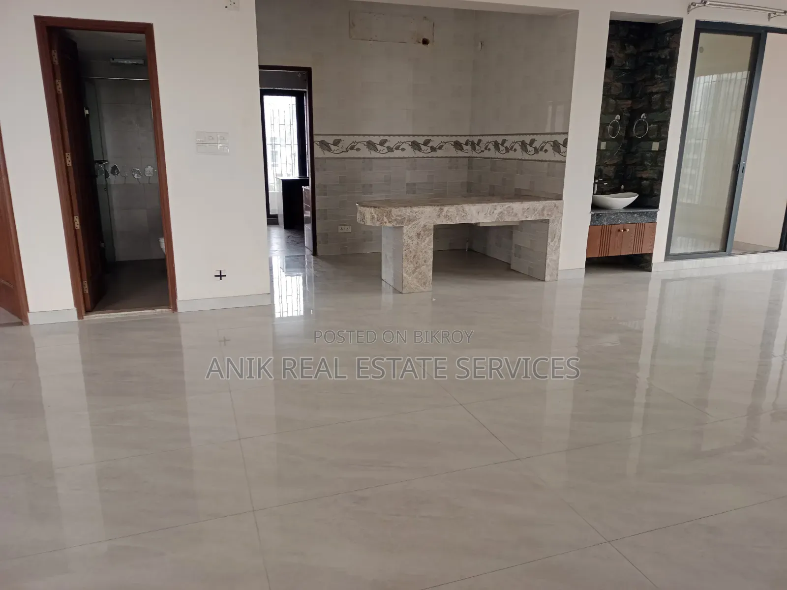 4-bedroom Apartment in Anik Real Estate, Gulshan for Rent