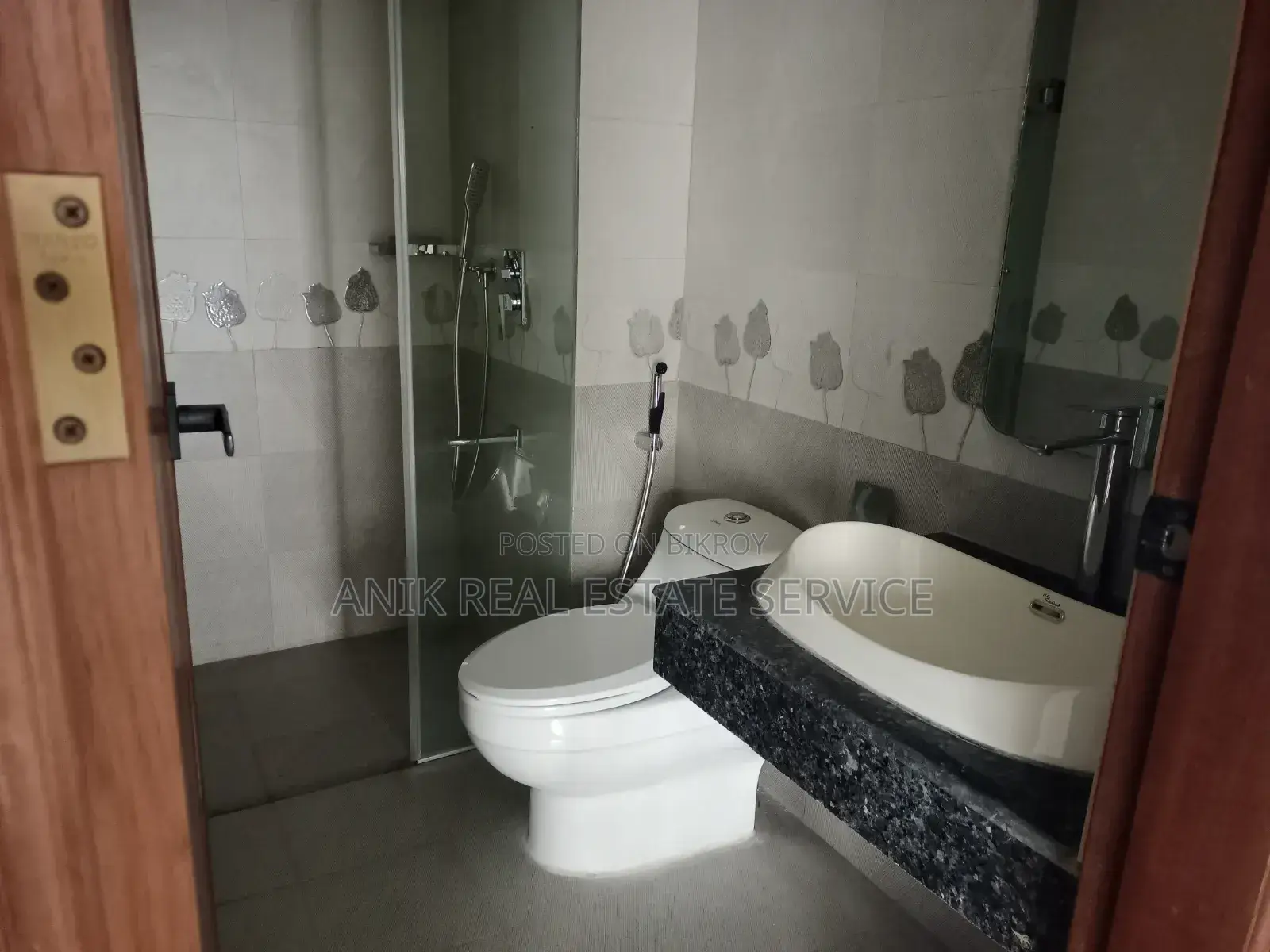 4-bedroom Apartment in Anik Real Estate, Gulshan for Rent