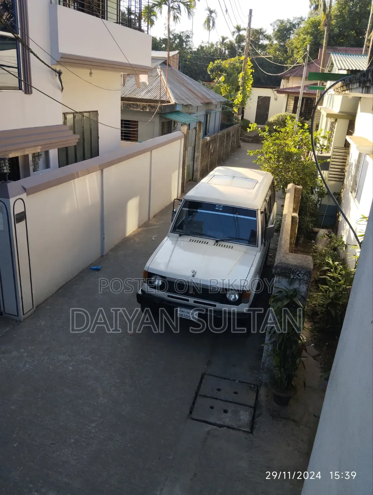 Mitsubishi Pajero 1990 White