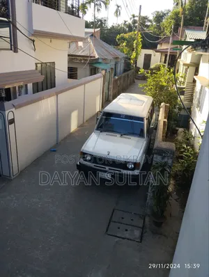 Mitsubishi Pajero 1990 White