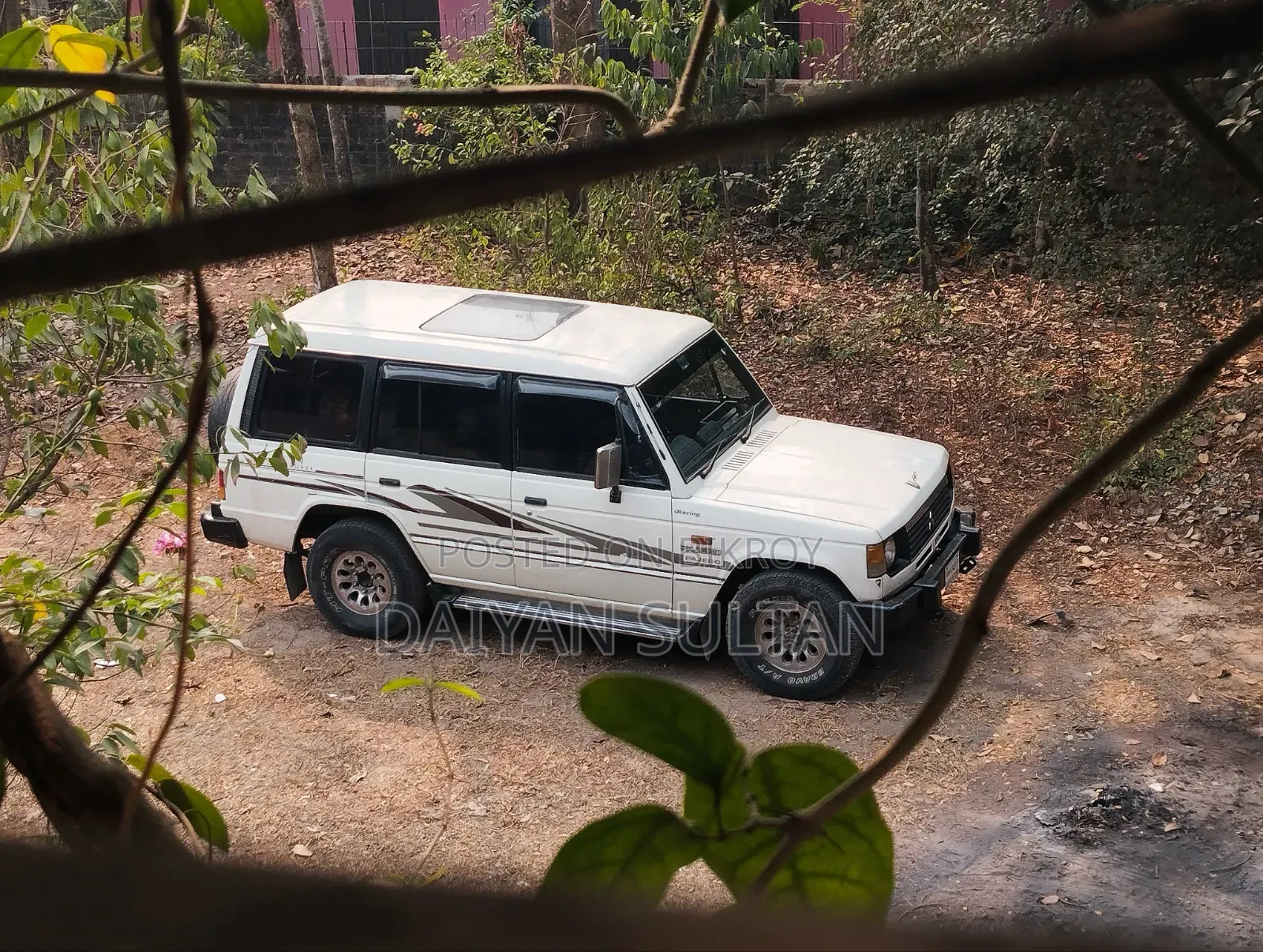 Mitsubishi Pajero 1990 White