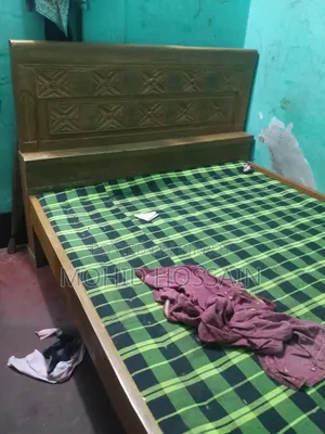 আলমারি এবং খাট বিক্রি হবে