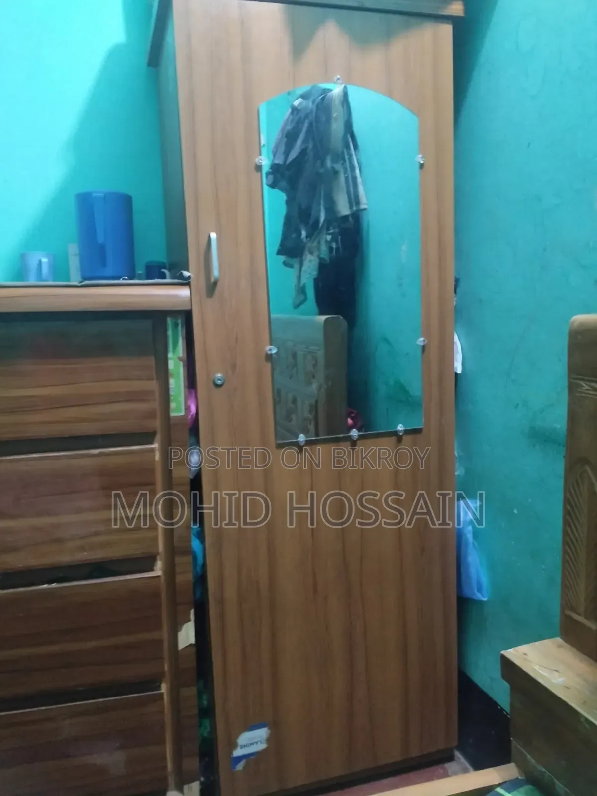 আলমারি এবং খাট বিক্রি হবে