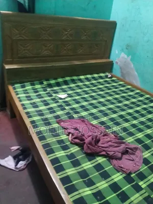 আলমারি এবং খাট বিক্রি হবে