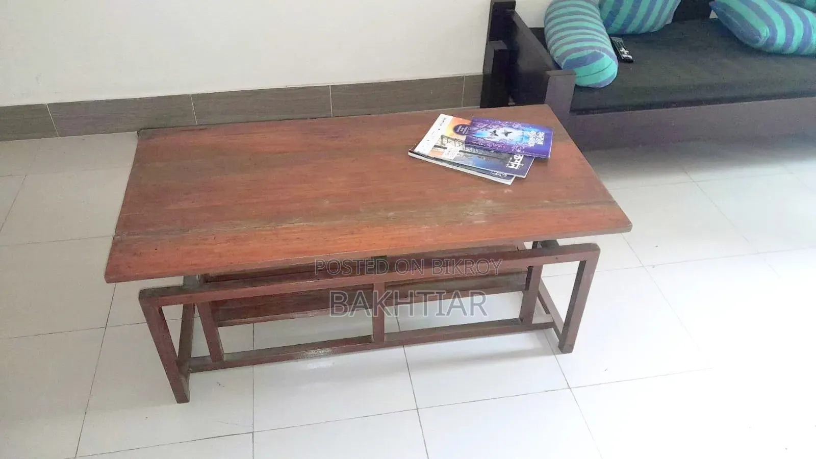 সেগুন কাঠের তৈরি টি টেবিল