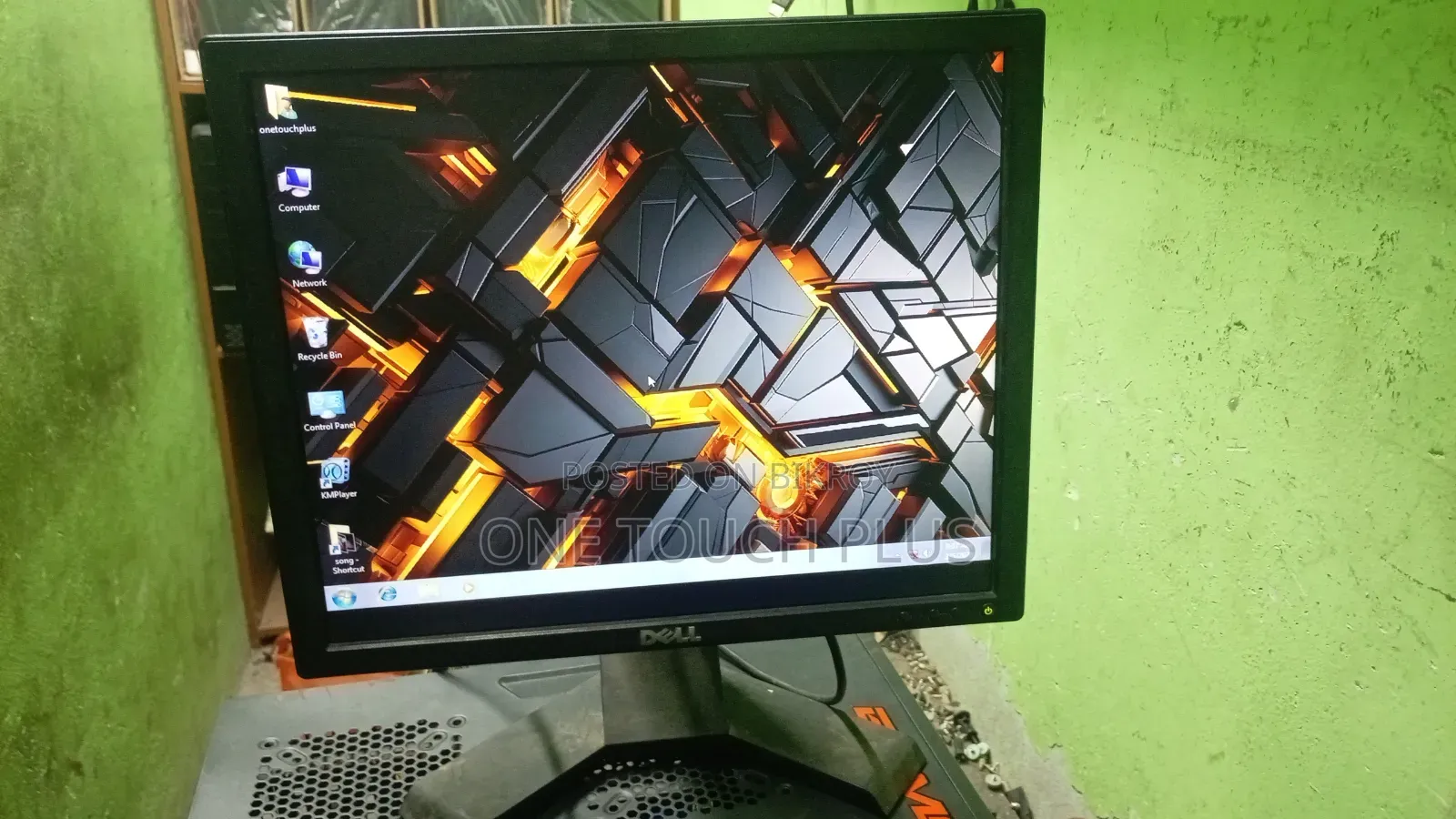 ডেস্কটপ কম্পিউটার Gigabyte GB-BACE-3000 4GB Intel Core I3 HDD 500GB