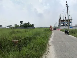 বসুন্ধরা রেসিডেনশিয়াল এর সেরা ব্লকে ৩ কাঠার উত্তরমুখী প্লট বিক্রয়