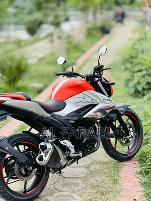 Suzuki Gixxer Fi ABS ২০২৪ অরেঞ্জ