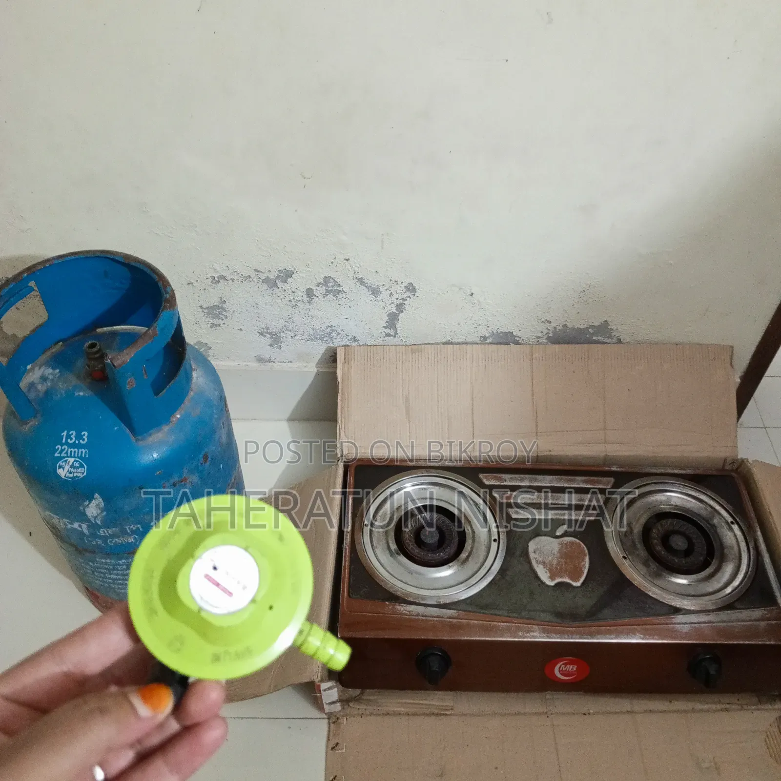 খালি সিলেন্ডার সহ চুলা