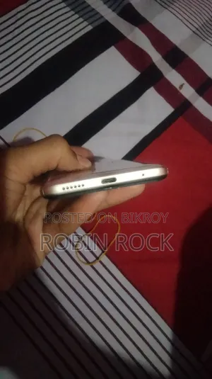 Vivo V1 White