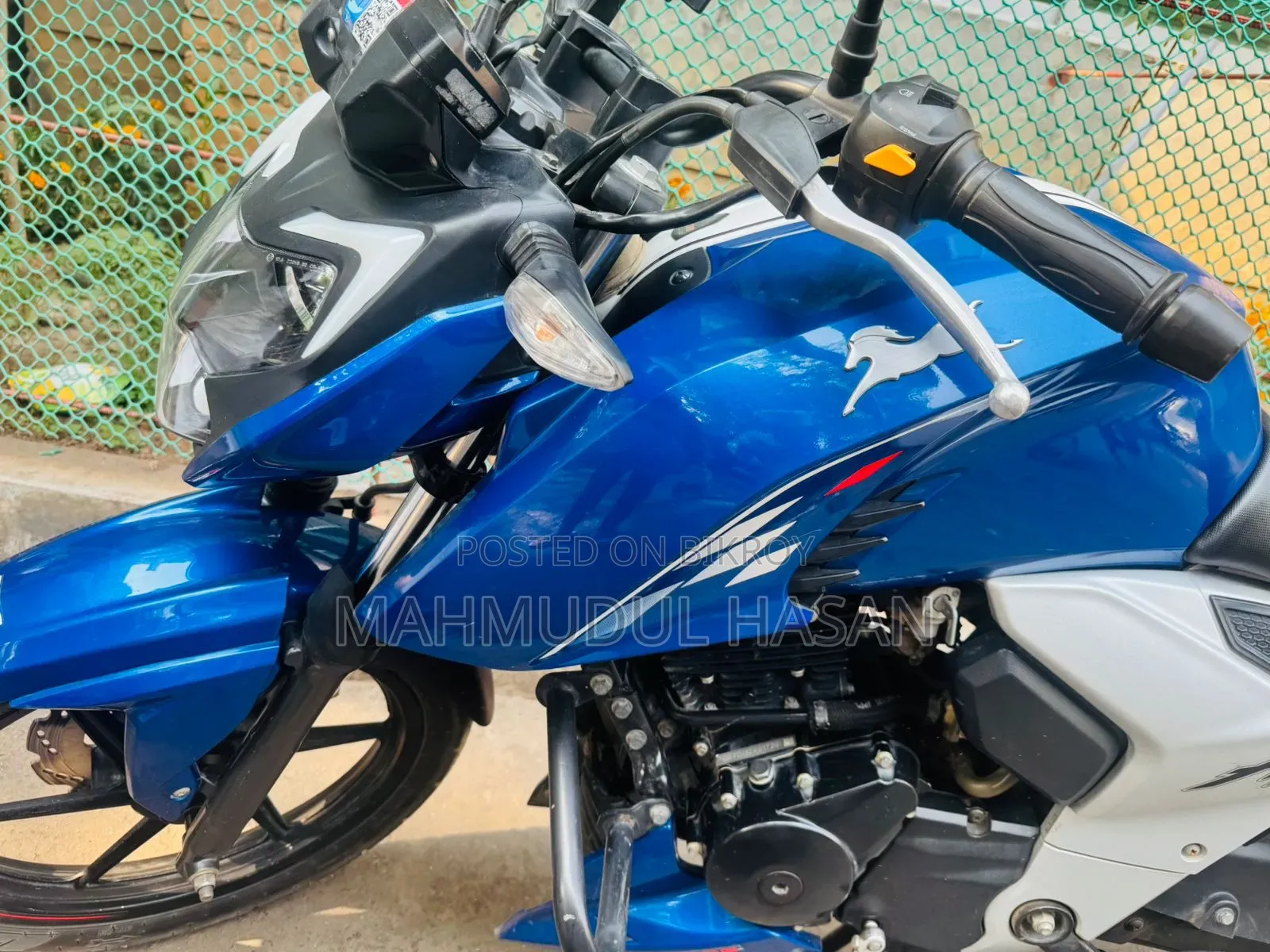 TVS Apache RTR 160 4V 2024 Blue