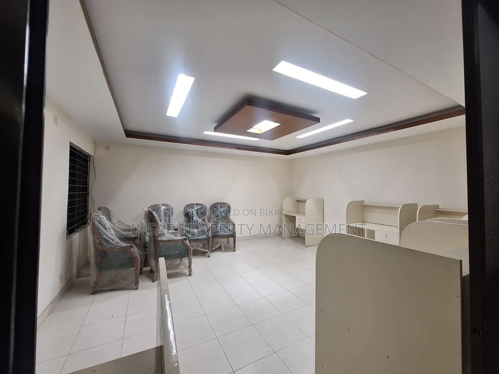 3200 sqft Duplex Office for Rent in Baridhara Diplomatic Zone, Nice View