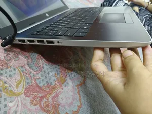 Laptop HP 15 4GB Intel Core I3 HDD+SSD 1T