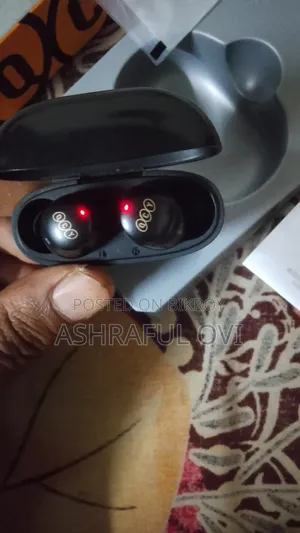 বিক্রির জন্য হেডফোন