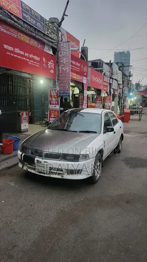 Mitsubishi Lancer 1998 White