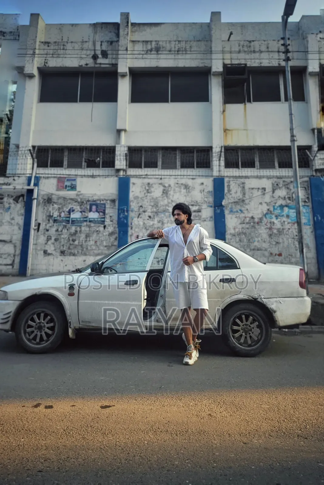 মিতসুবিশি ল্যান্সার ১৯৯৮ সাদা