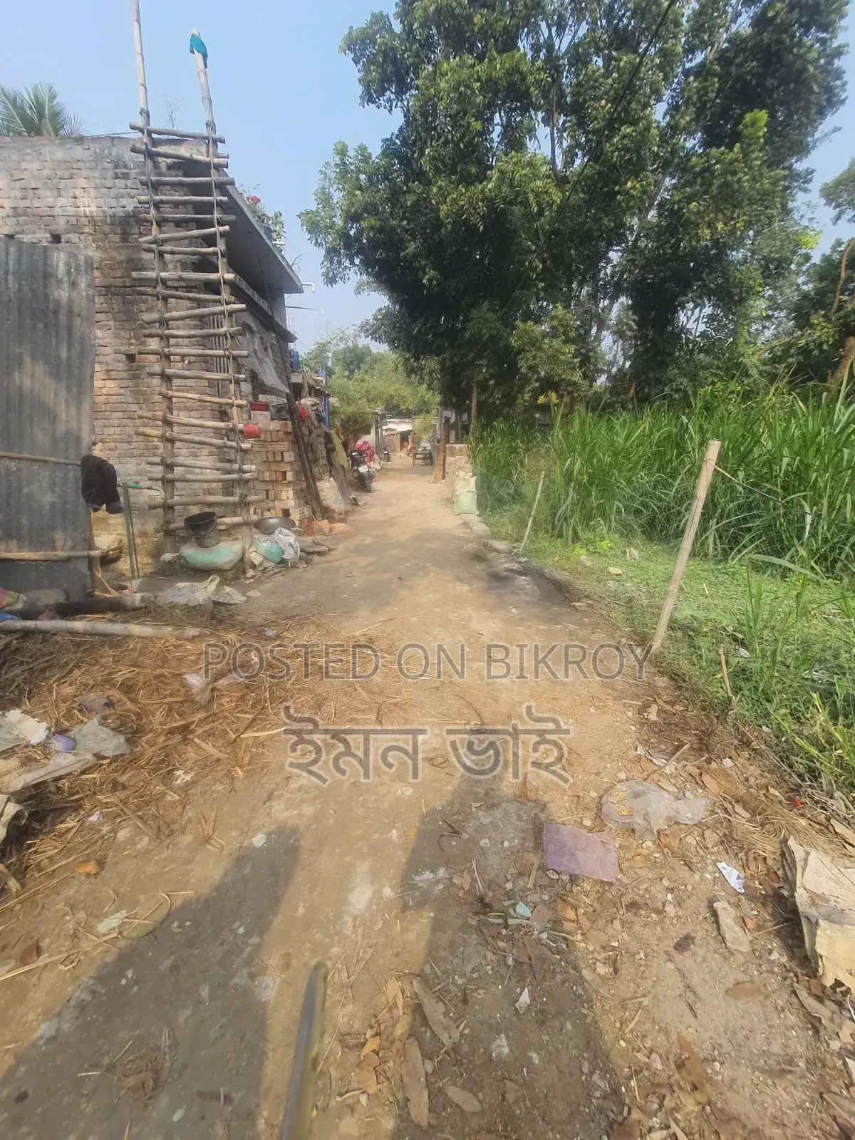 রাজশাহী লিলিহল মোড়ের পশ্চিমে দেলুয়াবাড়িতে আবাসিক মাটি