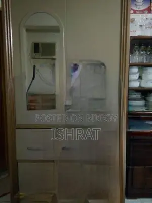 স্টিল আলমারি
