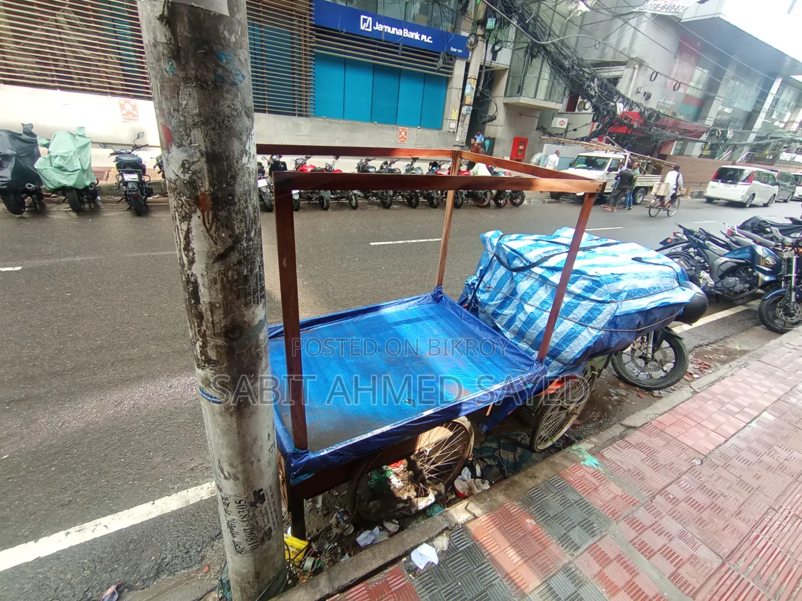 ব্যবহার করা কিন্তু পুরোপুরি নতুনের মতো দেখতে একটি ভ্যান বিক্রি করা হবে