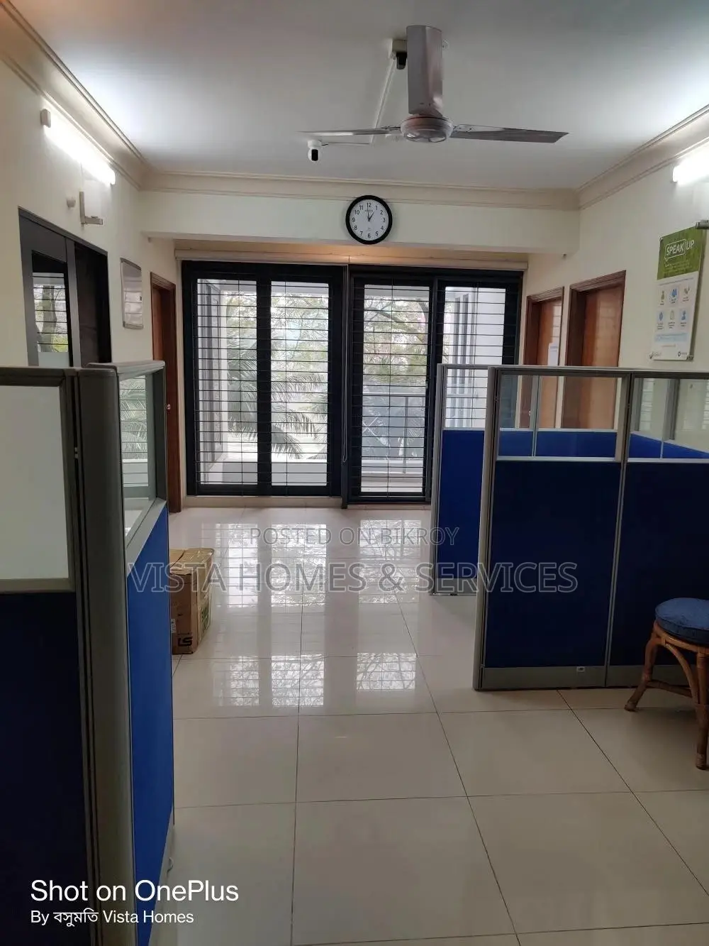 গুলশান-১ লেকসাইডে ৩,৯০০ বর্গফুটের সম্পূর্ণ ফ্লোর (দুটি অ্যাপার্টমেন্ট একসাথে)