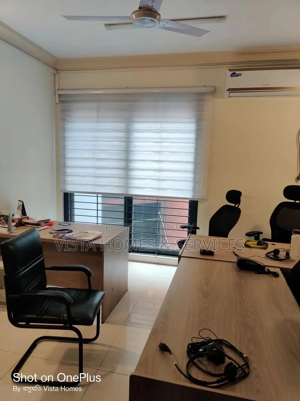 গুলশান-১ লেকসাইডে ৩,৯০০ বর্গফুটের সম্পূর্ণ ফ্লোর (দুটি অ্যাপার্টমেন্ট একসাথে)