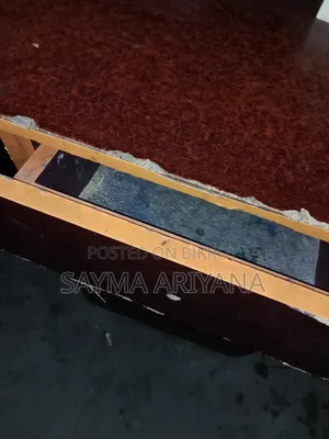 পড়ার টেবিল