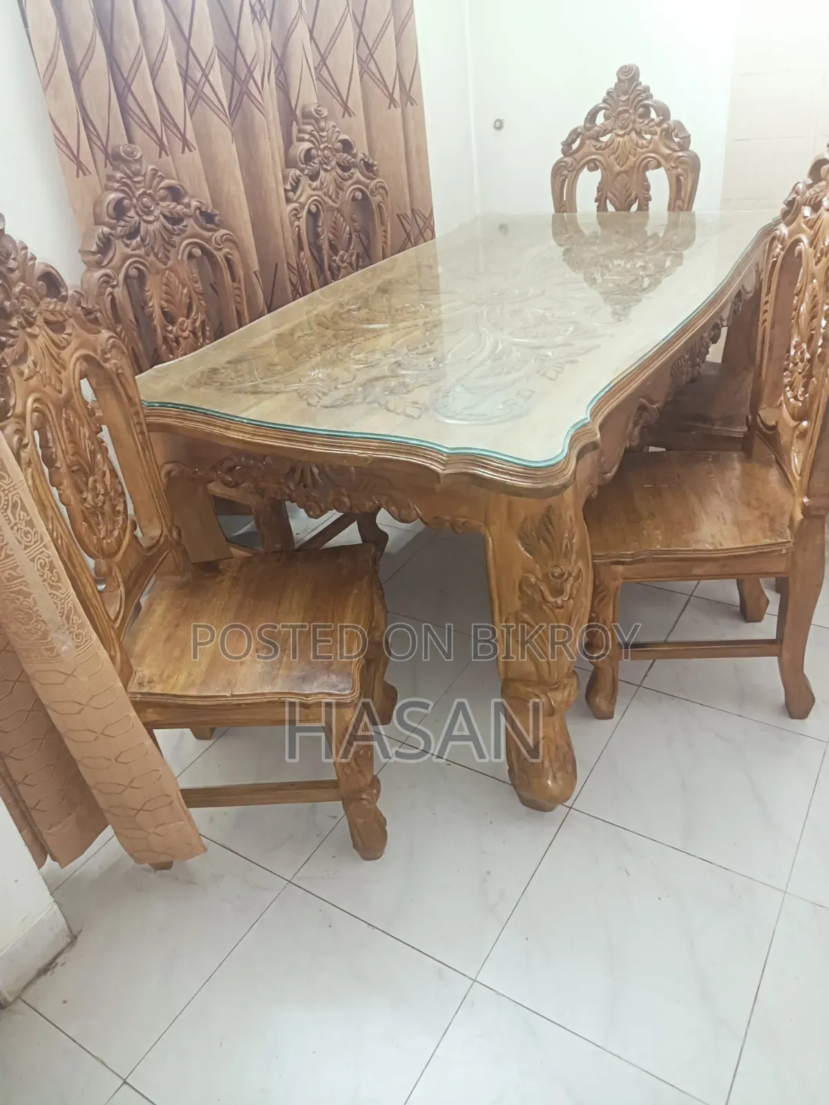 Victoria Dining Table