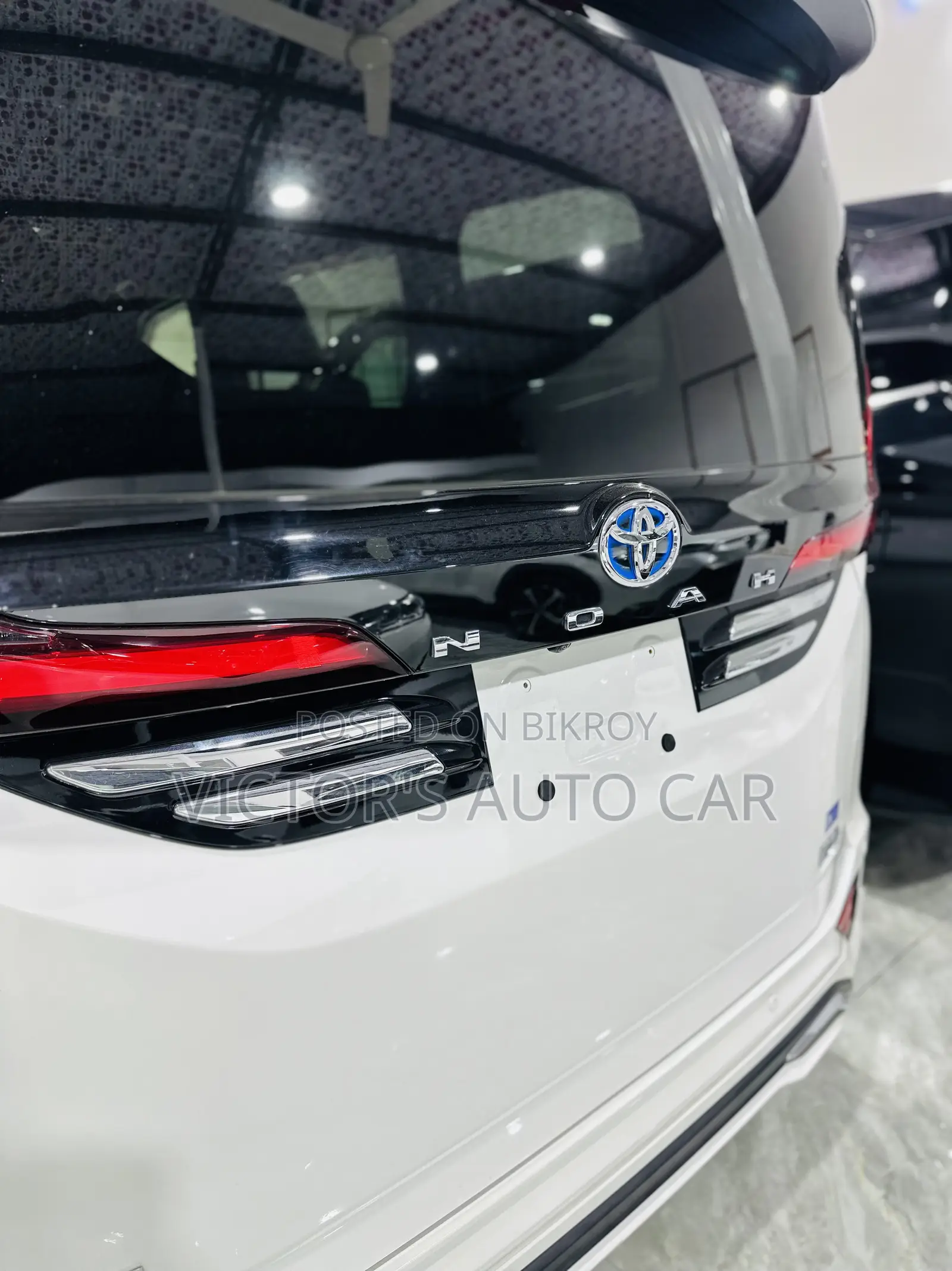 Toyota Noah 2023 Pearl