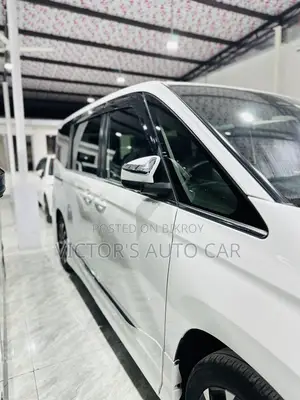Toyota Noah 2023 Pearl