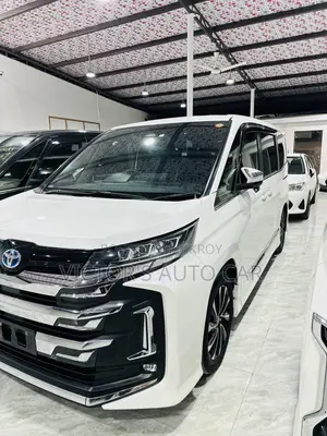 Toyota Noah 2023 Pearl