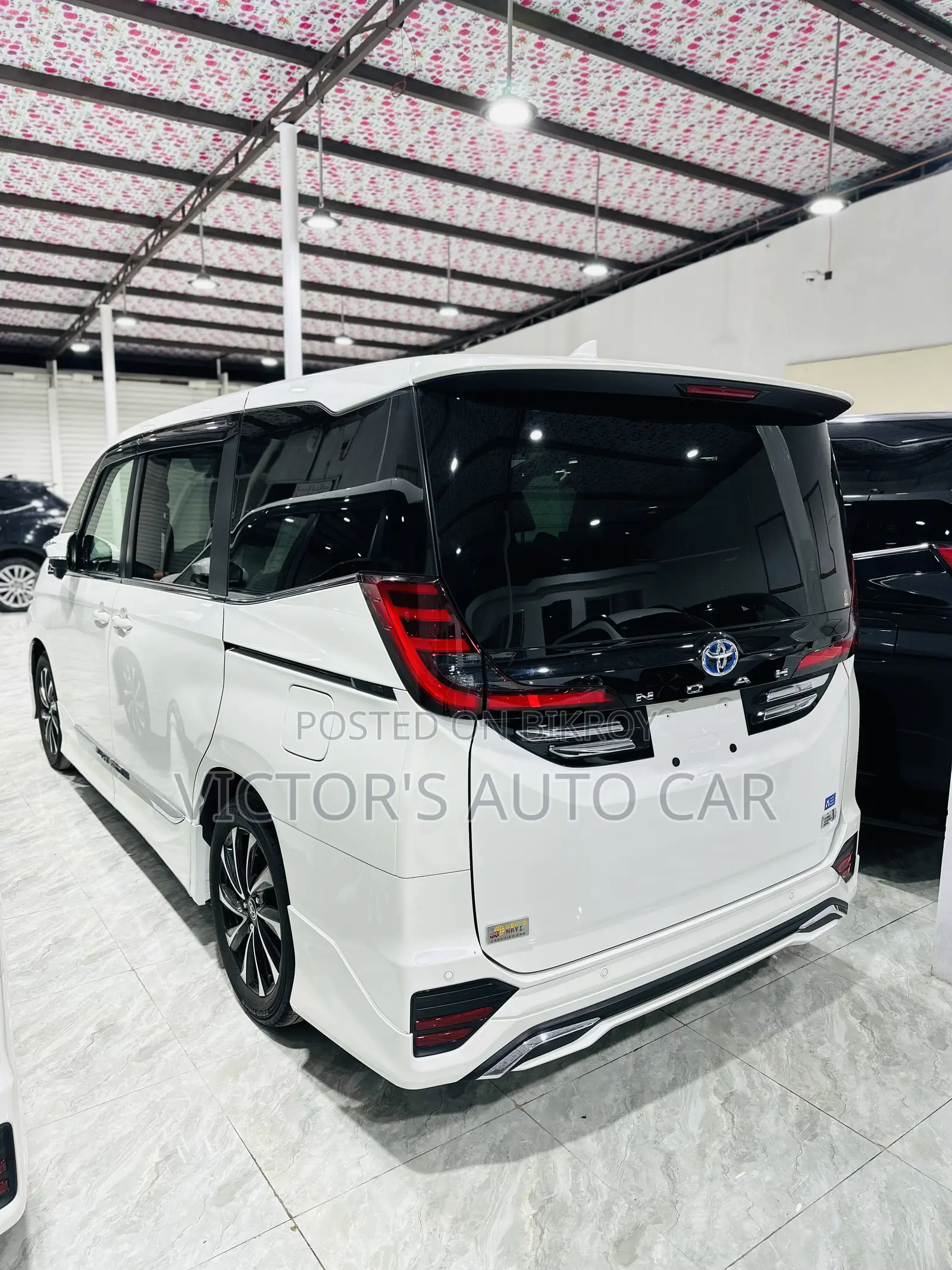 Toyota Noah 2023 Pearl