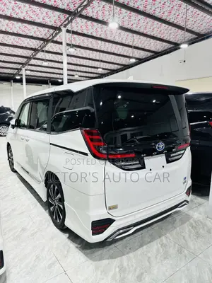 Toyota Noah 2023 Pearl