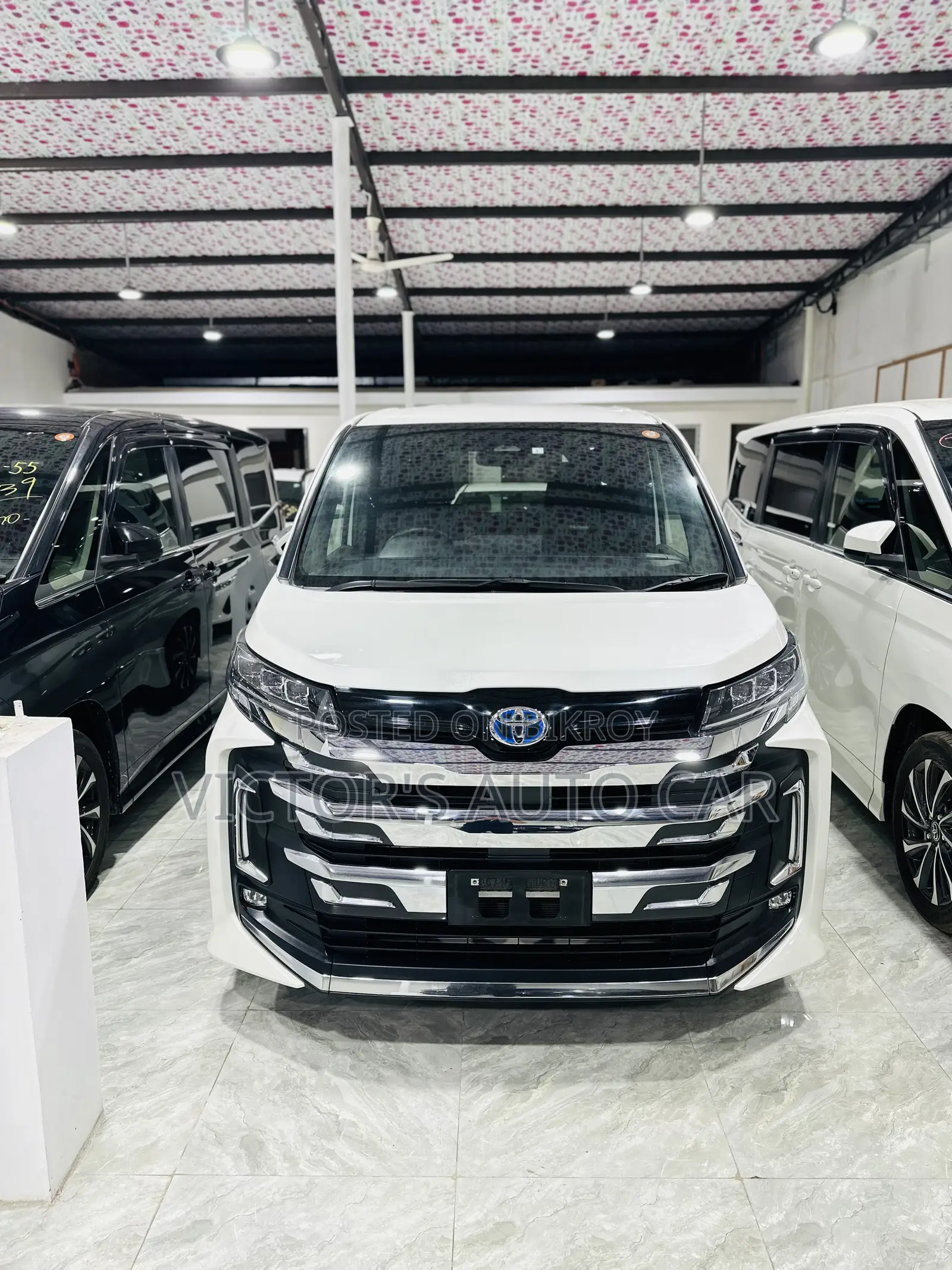 Toyota Noah 2023 Pearl