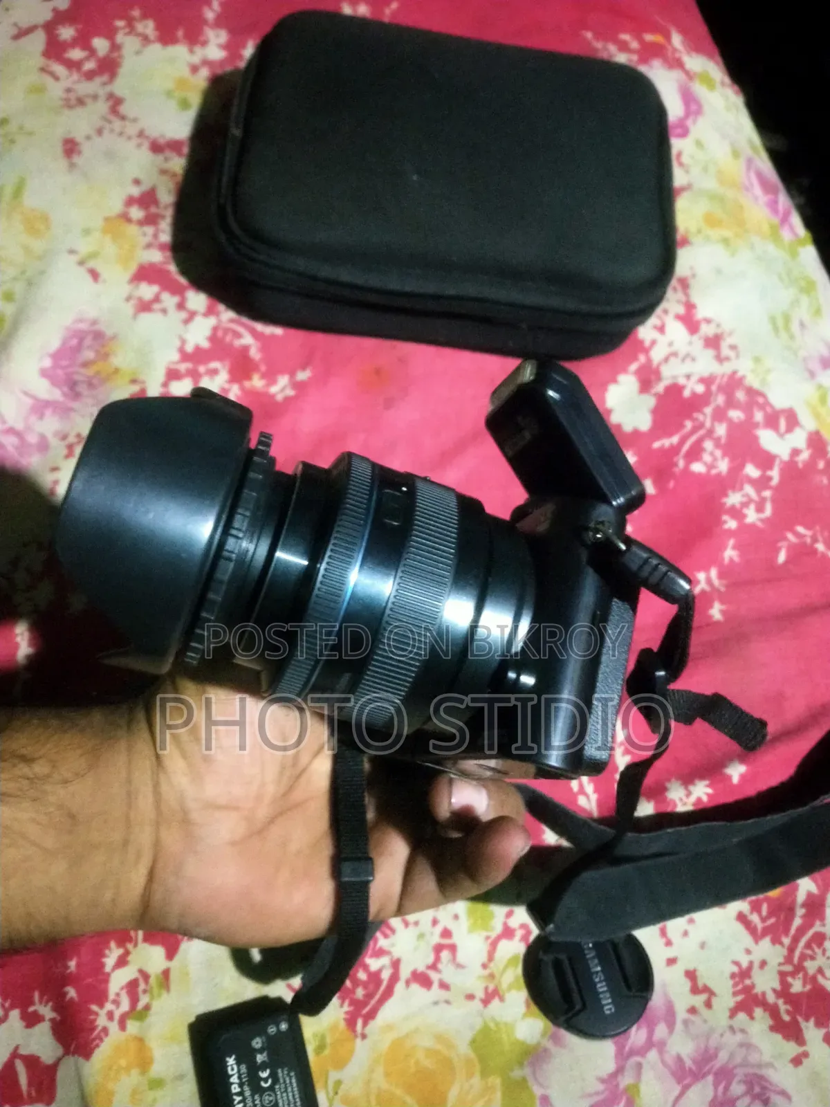 DSLR Samsung Mirrorless Camera for Sale