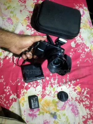 DSLR Samsung Mirrorless Camera for Sale