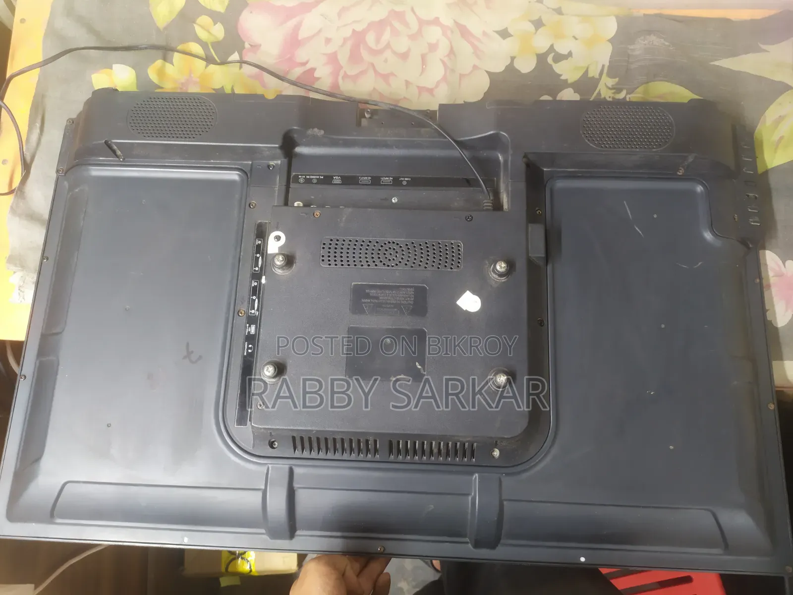 Smart TV 32 Inch with Panel Protector