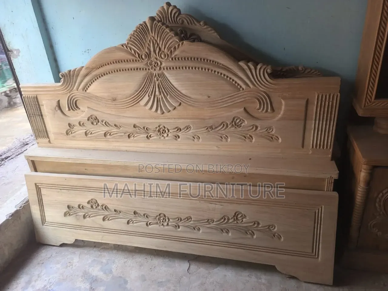 Mahim Furniture