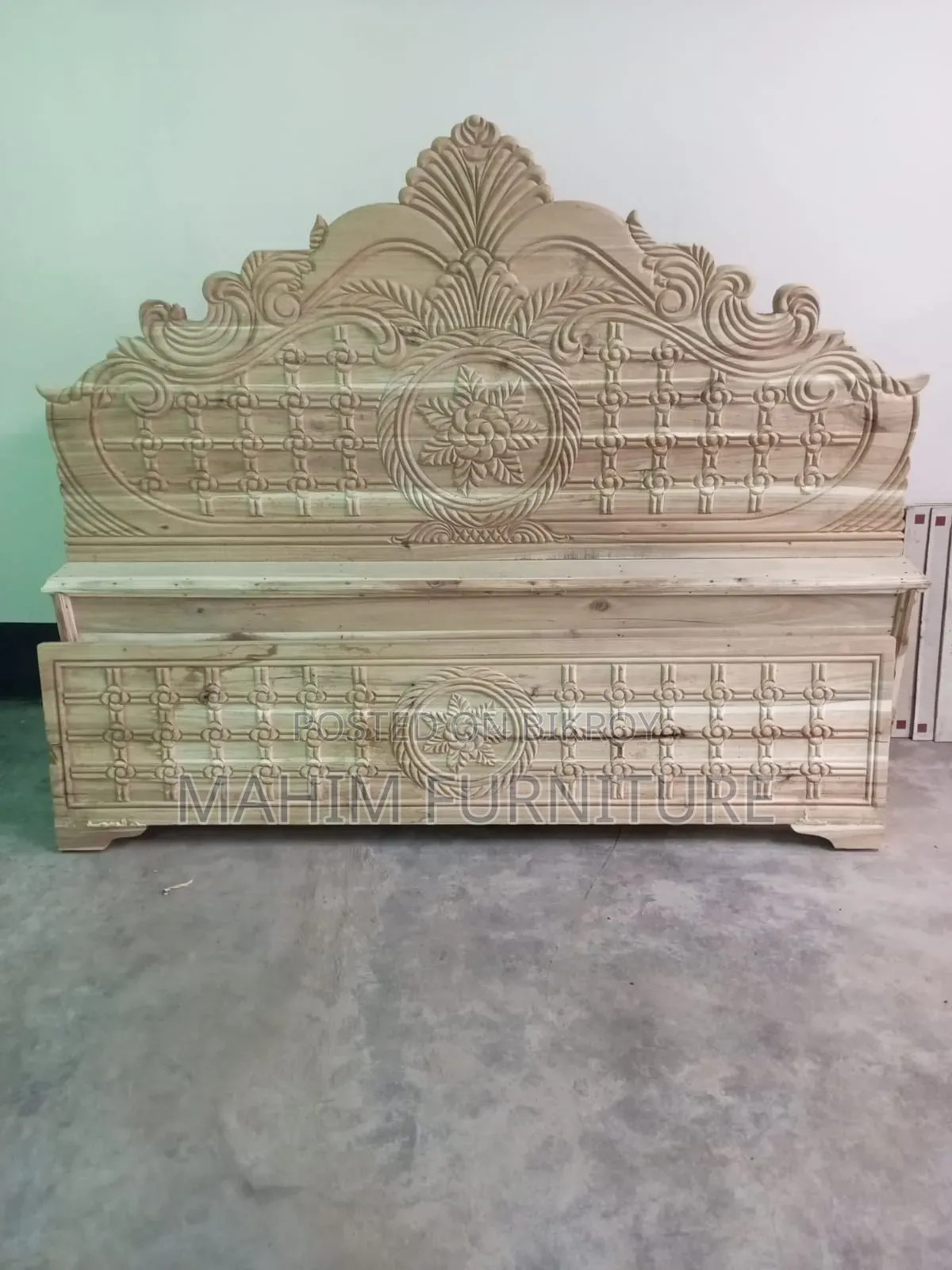 Mahim Furniture