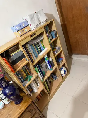 Bookshelf (Otobi)