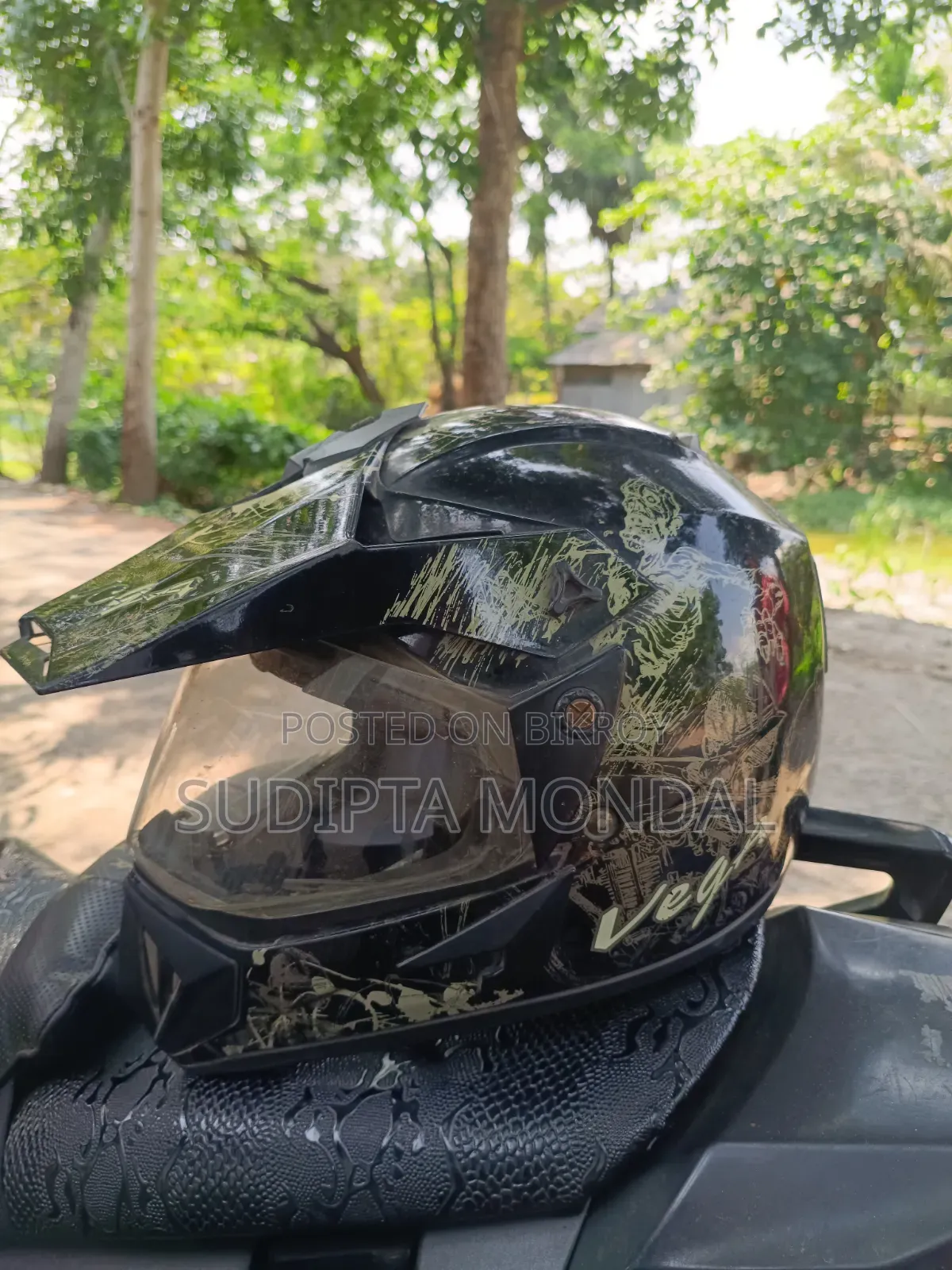 Helmet Veja Brand