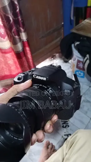 ক্যানন 700d ফুল ফ্রেশ কন্ডিশন ক্যামেরার লেন্স চার্জার ব্যাটারি অল ওকে