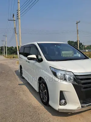 Toyota Noah 2.0 FWD (7 Seater) 2017 Pearl