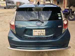 টয়োটা অ্যাকুয়া ২০১৩ গ্রিন